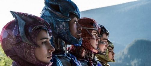 Power Rangers: An Original Ranger Surprises the New Cast ... - tvseriesfinale.com
