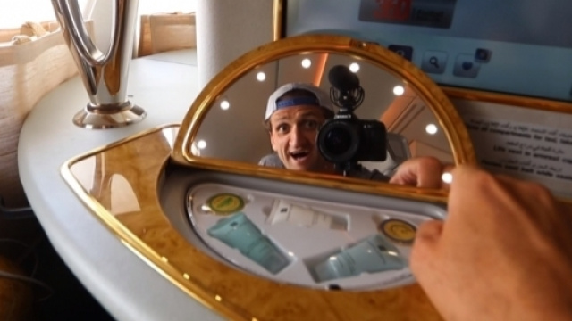 Casey Neistat, un youtubeur filme son voyage en 1&egrave;re classe sur Fly Emirates
