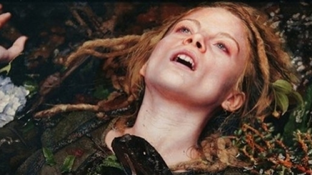 Yigal Ozeri peint des oeuvres que l'on pourraient prendre pour des photographies