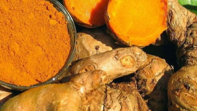 Zenzero e curcuma per curare i dolori cronici