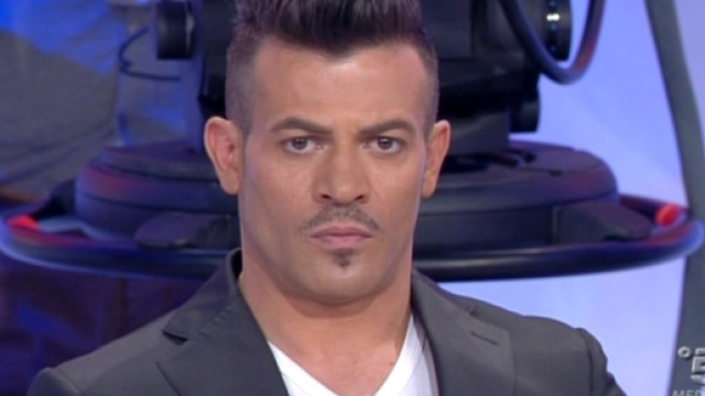 Gianni Sperti &egrave; stato operato?