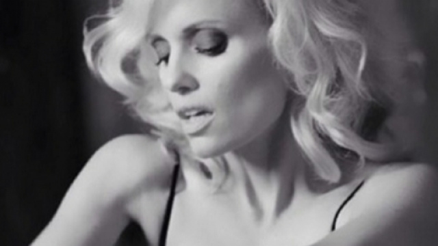 Justine Mattera vittima di un ricatto su Facebook