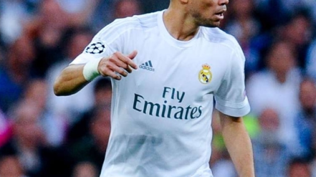Real Madrid : Pepe, defenseur central