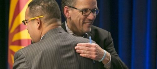 Leaders Tom Perez, former U.S. Secretary of Labor Deputy Chair: Keith Ellison from Minnesota's 5th district. DNC hug. (http://www.leftvoice.org)