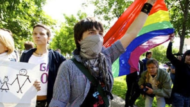 La Campagna di Amnesty International Stop torture e uccisioni di gay in Cecenia