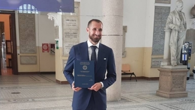 Chiellini &egrave; uno dei pochi laureati in Serie A.