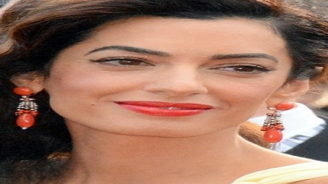 Gossip news, Amal Alamuddin: il look premaman