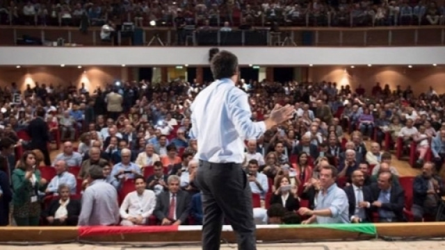 Il voto degli iscritti PD premia Matteo Renzi