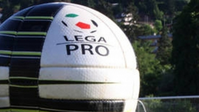 Lega Pro, derby Lecce-Taranto: la decisione del Prefetto di Lecce - foto regginaunicoamore.com