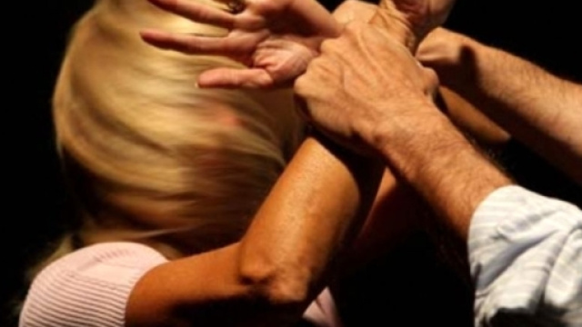 Milano: adolescente subisce maltrattamenti per due anni.