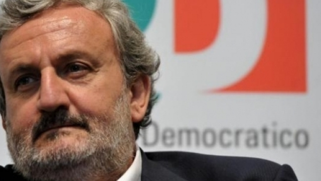 Rottura del tendine di achille per Michele Emiliano