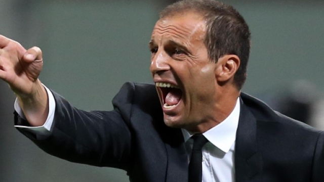 Allegri da indicazioni ai suoi.