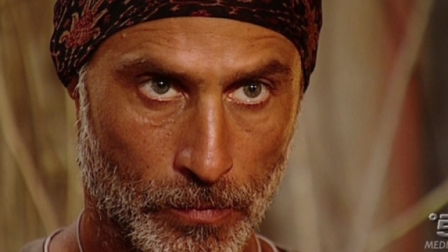 Isola Dei Famosi: Raz Degan e la moglie di Massimo Ceccherini