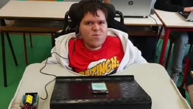 Simone Biondi, insieme alla sua classe di informatica, ha realizzato MouseUp