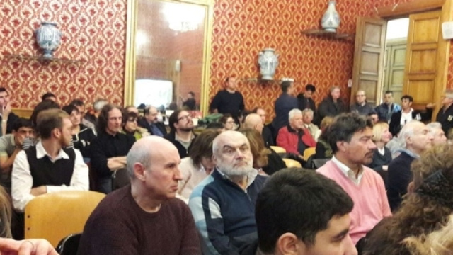 Fig. 1 Savona, Sala Rossa del Comune (foto Cufom)