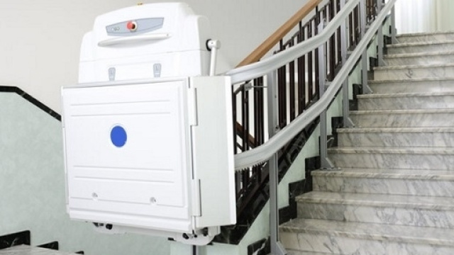 Signora disabile deve lottare contro gli altri condomini per l'installazione di un montascale