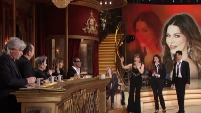 Ballando con le stelle, buoni ascolti e polemiche nel segno delle donne