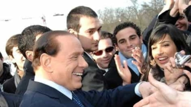Berlusconi e i cani: "Ne ha 21 insieme alla figlia Marina" - today.it