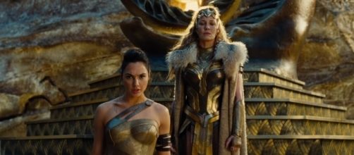 Diana de Themyscira junto a su madre, Hip&oacute;lita. &iquest;Y su padre, Zeus?