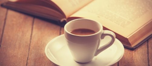 Libro y caf&eacute;, una de las parejas ideales para cualquier momento