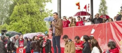 Pedro S&aacute;nchez en M&eacute;rida durante su charla