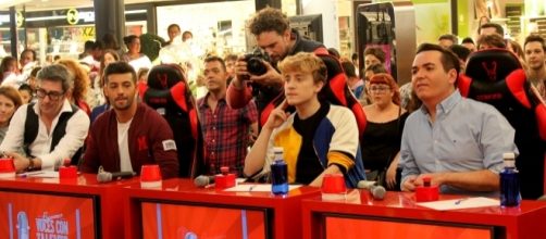 Todo el jurado reunido en el evento