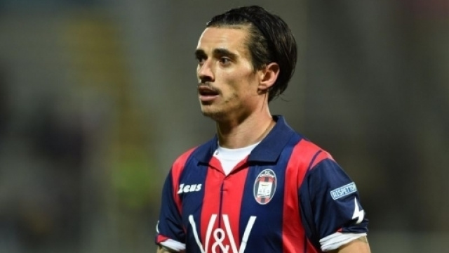 Adrian Stoian attaccante dell'F.C. Crotone.