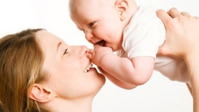 Bonus mamma 800 euro, al via le domande all'INPS