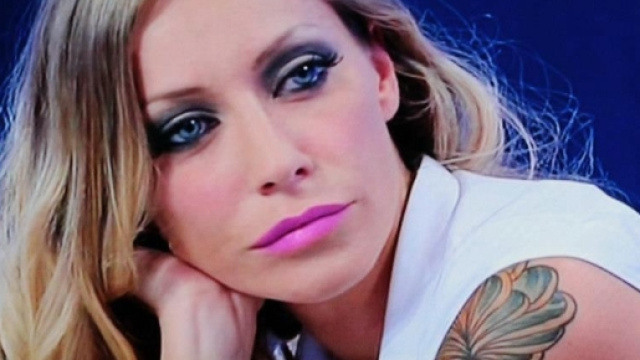 Karina Cascella, scintille a Domenica Live