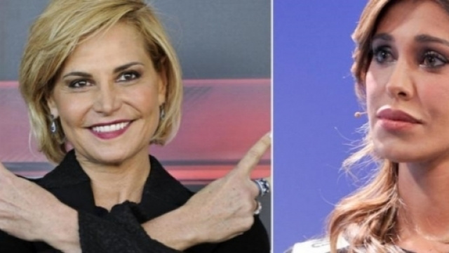 Simona Ventura e Belen Rodriguez, nuovo Selfie