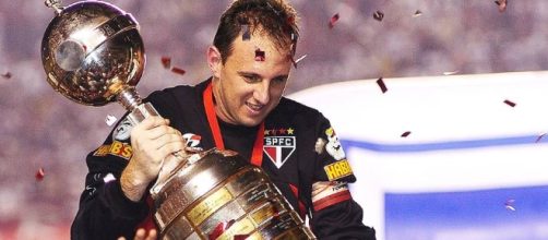 Ceni tem o dobro de t&iacute;tulos pelo S&atilde;o Paulo