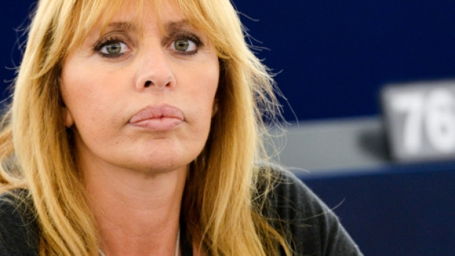 Alessandra Mussolini contro il Comune di Roma per via del suo cognome