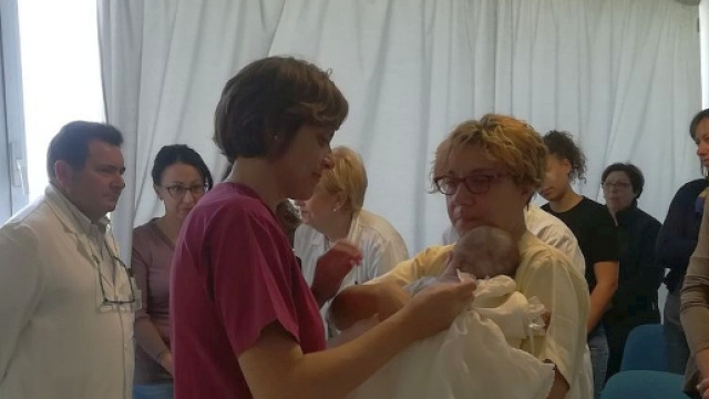 All'ospedale di Trapani, &egrave; stata battezzata la neonata rifiutata dai genitori per una grave patologia genetica. Foto: insanitas.it.