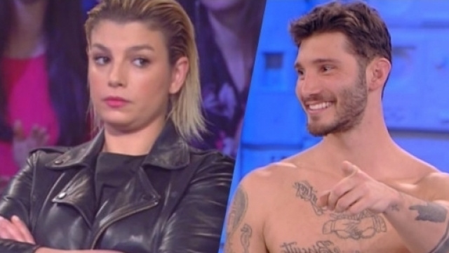 Emma Marrone e Stefano De Martino: volano frecciatine e reggiseni.
