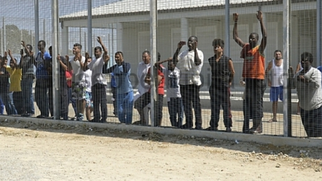 Scandalo al Centro di Accoglienza per migranti di Isola di Capo Rizzuto