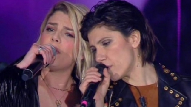Nello speciale di Verissimo dedicato ad Amici, c'&egrave; posta per Emma ed Elisa mentre Maria torna sul caso Morgan.