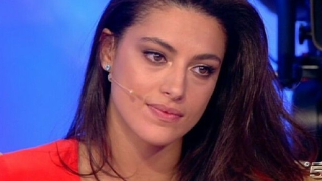 Desir&eacute;e Popper fortemente attaccata per aver lasciato il trono a Uomini e Donne