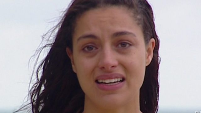 Dramma all'Isola dei famosi, Desiree Popper in lacrime: "Volevo ... - liberoquotidiano.it