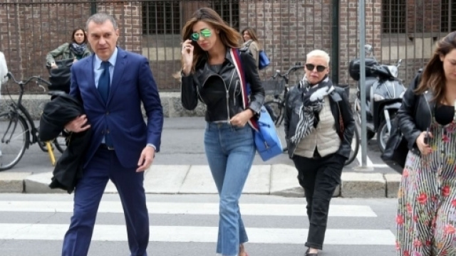 I ricordi di Belen al processo contro Corona: 'Soffriva di attacchi di panico' | corriere.it