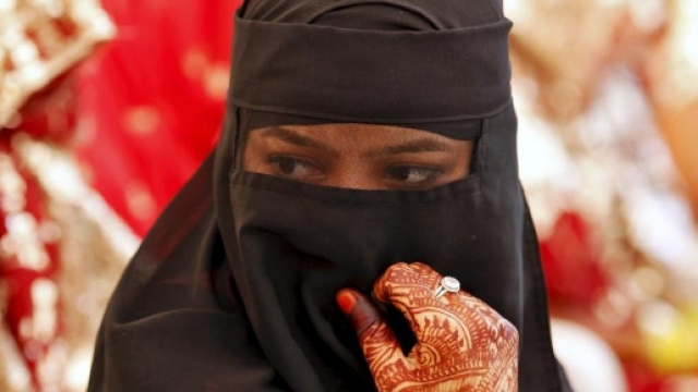India, le donne musulmane contro il &ldquo;divorzio istantaneo&rdquo; - La Stampa - lastampa.it