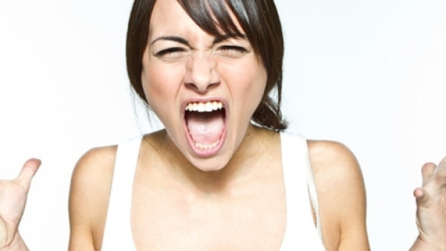 La donna arrabbiata perde autorevolezza