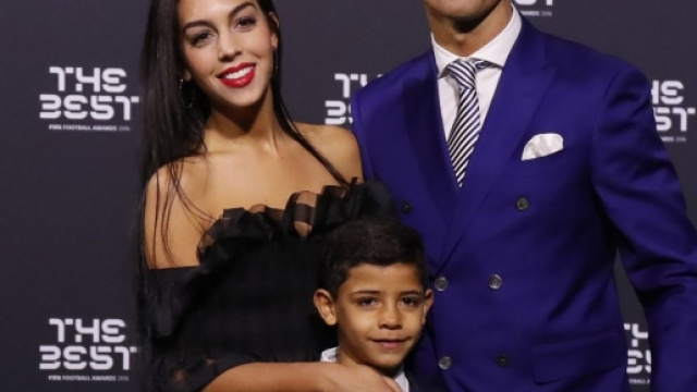 Cristiano Ronaldo bient&ocirc;t papa de jumeaux ? CR7 aurait pay&eacute; une ... - purebreak.com