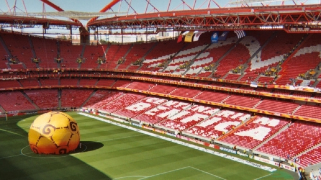 I giocatori del Benfica festeggiano il "tetra", il quarto titolo consecutivo