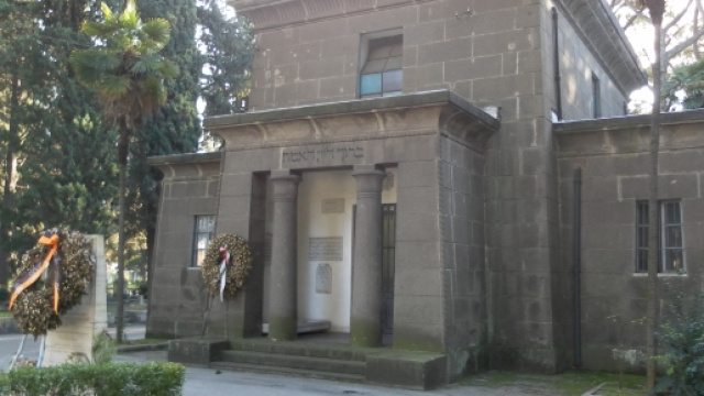 Roma, Cimitero del Verano profanato da ignoti