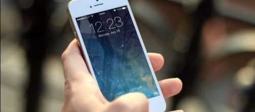 іPhоnе 8 wіll brіng аdvаnсеd features, Pixabay https://pixabay.com/en/iphone-smartphone-apps-apple-inc-410324/