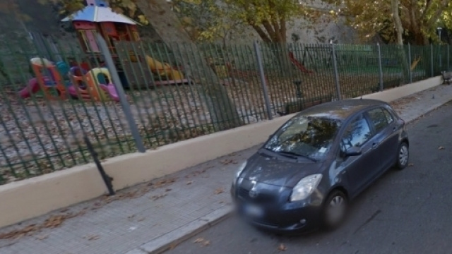 Auto parcheggiate lungo Via Regina Margherita - Crotone