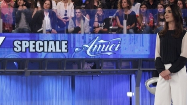 Gossip Emma e Stefano a Verissimo Speciale Amici 16
