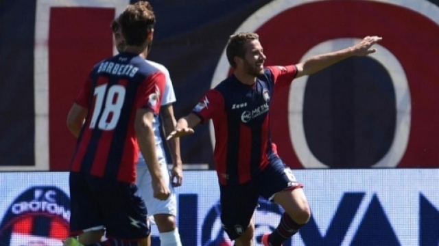 Gol decisivo del Crotone con Marcus Rohd&eacute;n