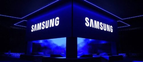 Samsung flip phone rumors &mdash; Samsung