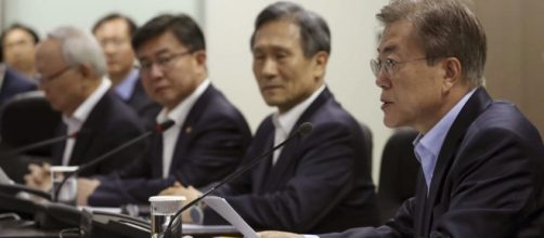South Korean President Moon Jae-in right in a meeting of the National Security Council - chicagotribune.com